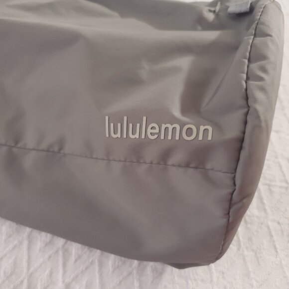 Limited Ed. Lululemon Roll-Top 3L Crossbody Unisex Bag - Picture 13 of 16